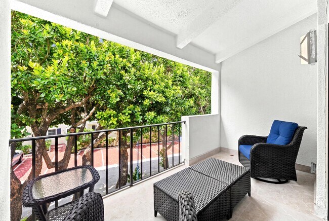 Building Photo - 250 S Ocean Blvd