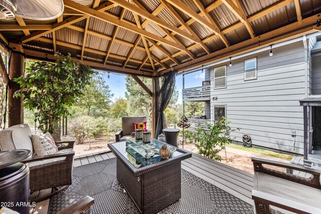 Building Photo - 1207 N Arrowhead Dr