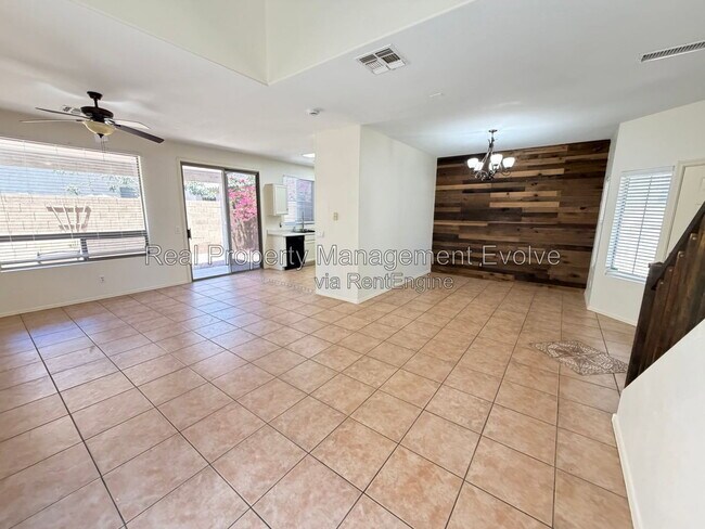 Building Photo - 2060 N 30th St