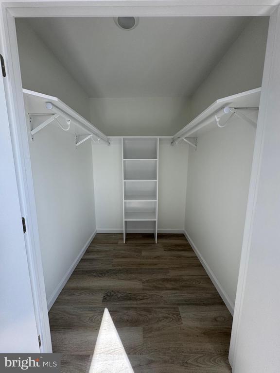 Building Photo - 109 E PARK Ave