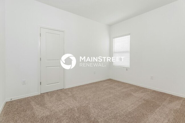 Building Photo - 3 Bedroom Pet-Friendly Home in Haines City, FL with Main Street Renewal