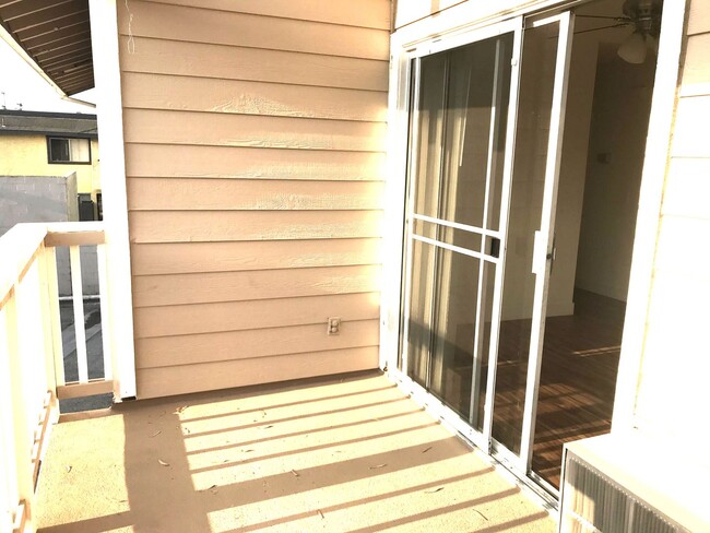 Building Photo - Garden Grove CONDO  - Available for Pre-le...