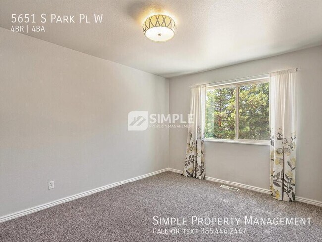 Building Photo - 5651 S Park Pl W