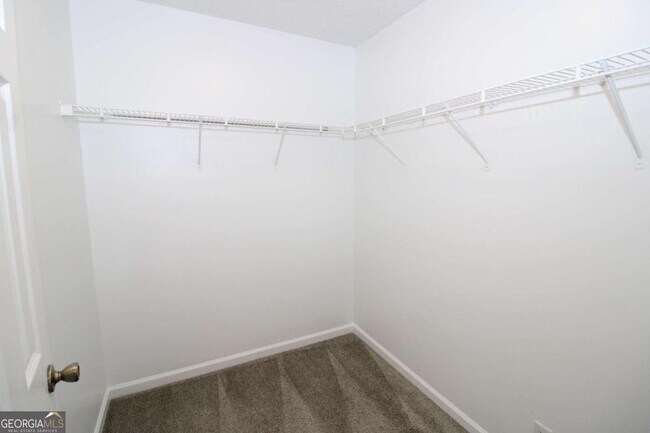 Building Photo - 150 Lake Manor Dr