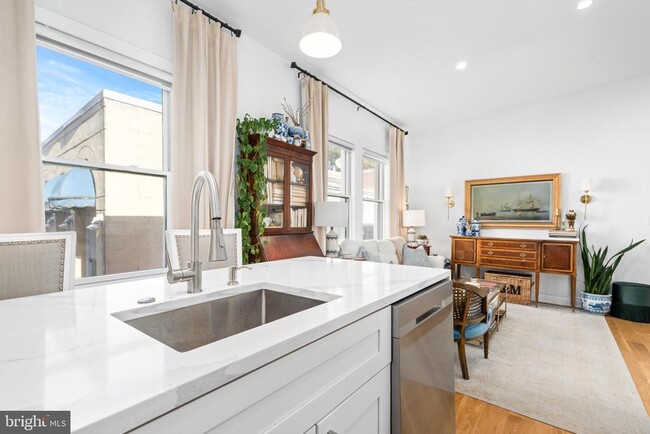 Building Photo - 317 3rd St SE