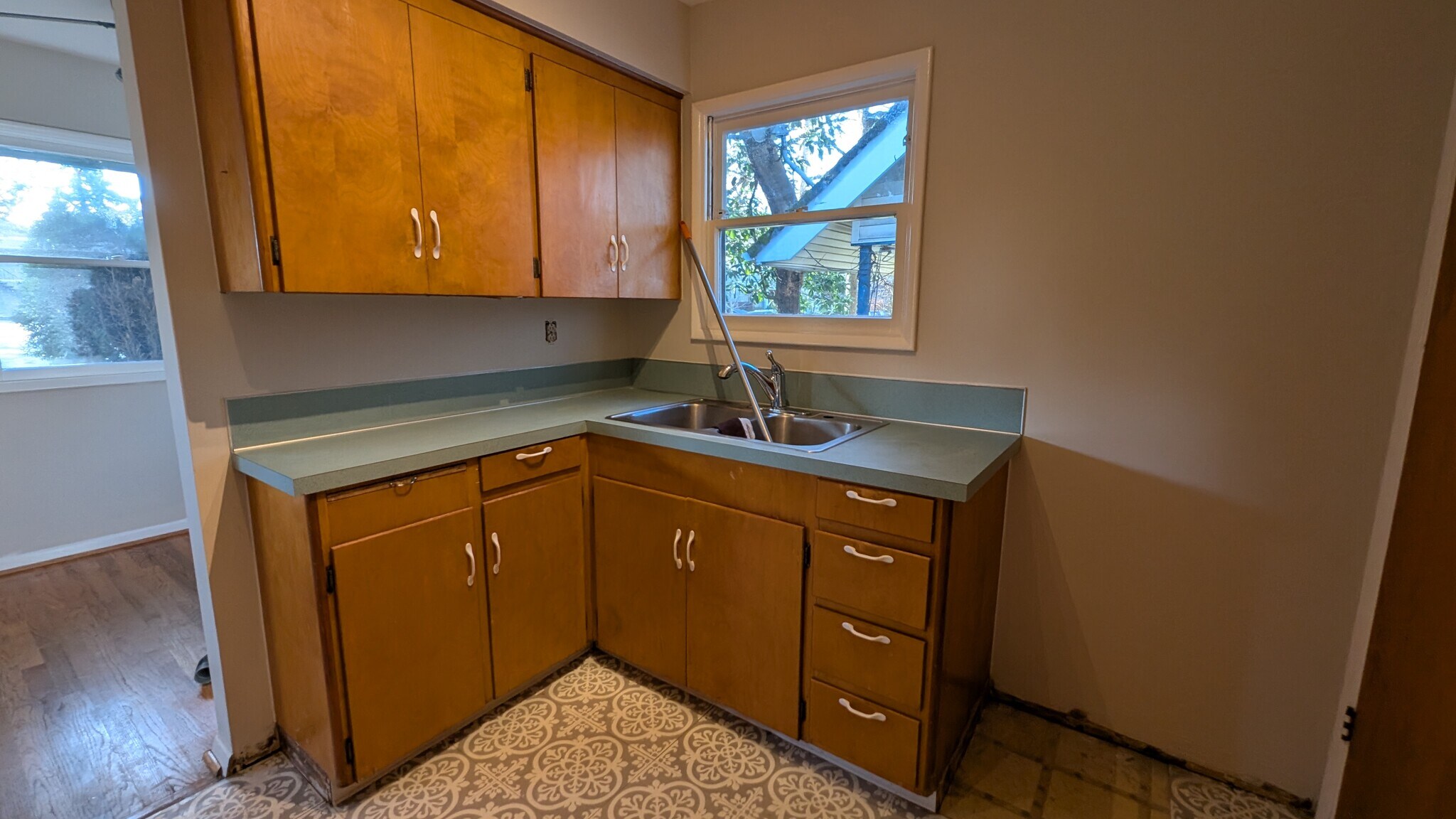 Building Photo - 3437 SE Francis St