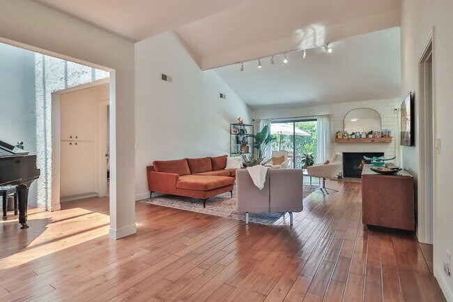 Building Photo - 1243 Clippers Cir