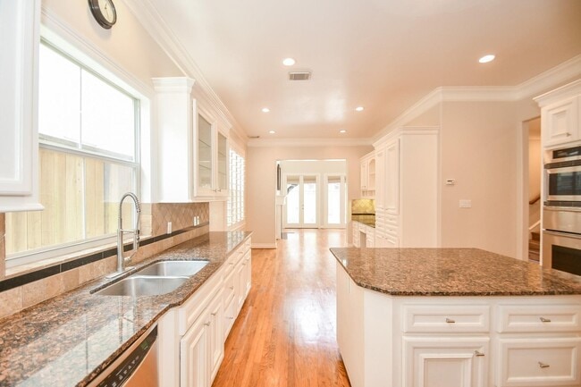 Building Photo - 7626 E Jordan Cove