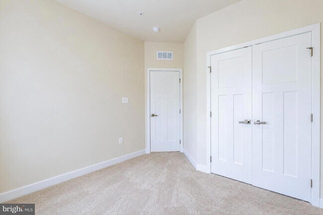 Building Photo - 8032 Spring Arbor Dr