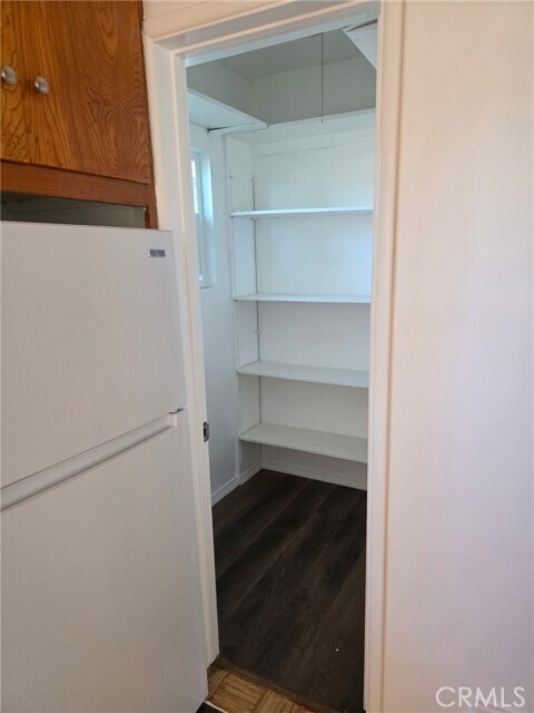 Building Photo - 928 W Angeleno Ave