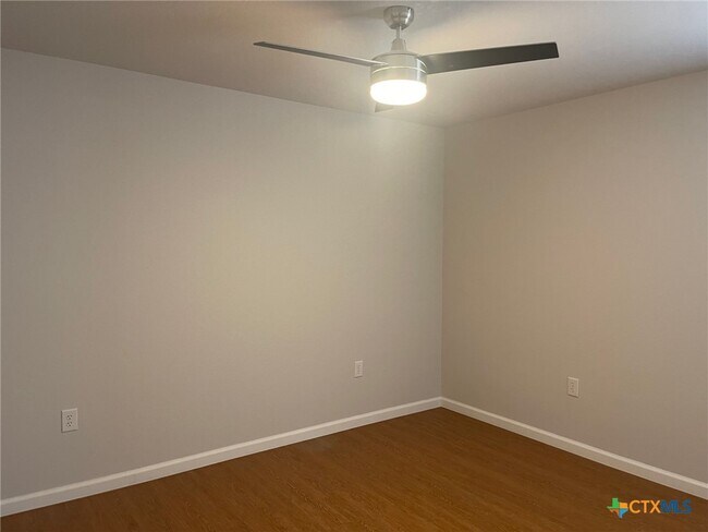 Building Photo - 2500 Westcliff Rd