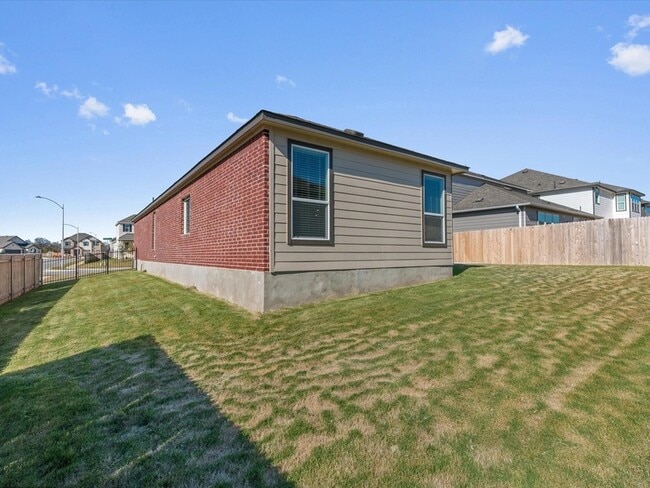 Building Photo - 12501 Chumleys St