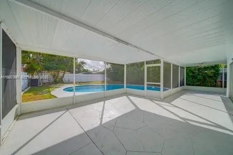 Building Photo - 6550 SW 26th St