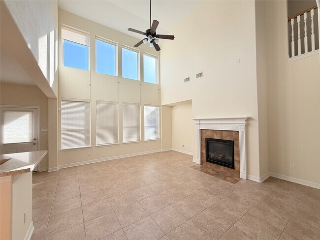 Building Photo - 28015 Silverstream Ct