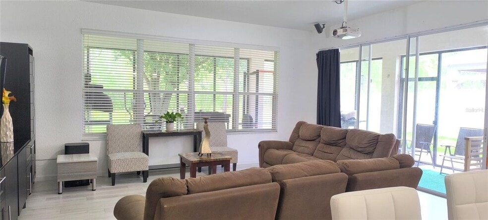 Building Photo - 8674 Abbotsbury Dr