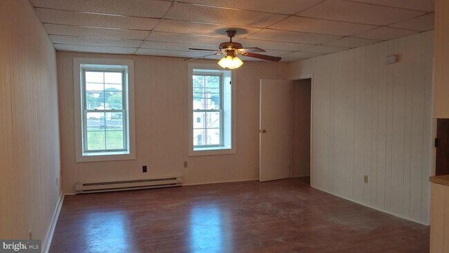 Building Photo - 336 N Main St