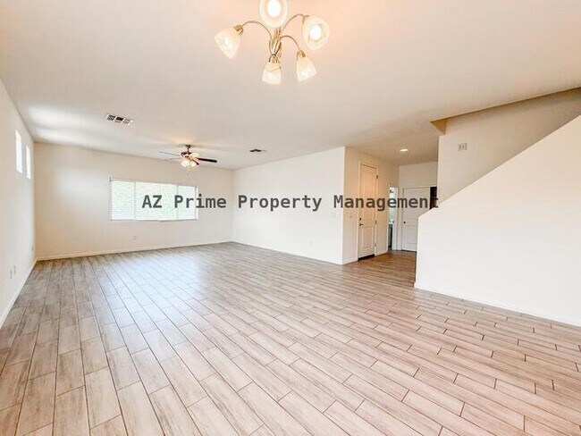 Building Photo - 1741 W Pollack St