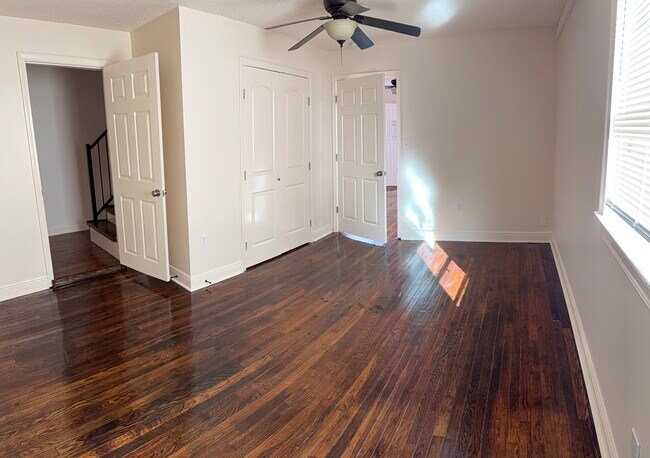 Building Photo - 2118 7th St