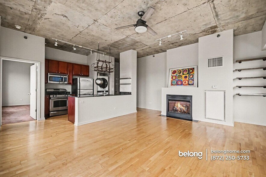 Building Photo - 1122 W Catalpa Ave