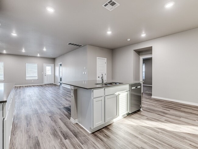 Building Photo - Newer home only minutes away from Paycom, Falling Springs Addition + Greenbelt lot + Deer Creek S...