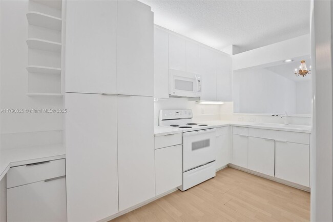 Building Photo - 10730 NW 66th St