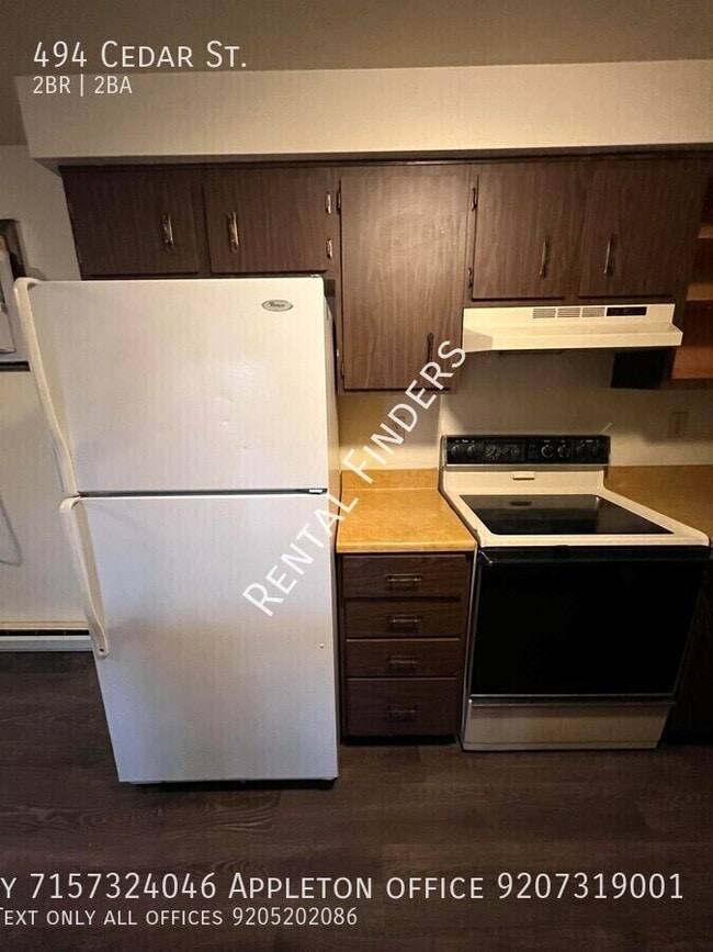 Building Photo - 494 Cedar St