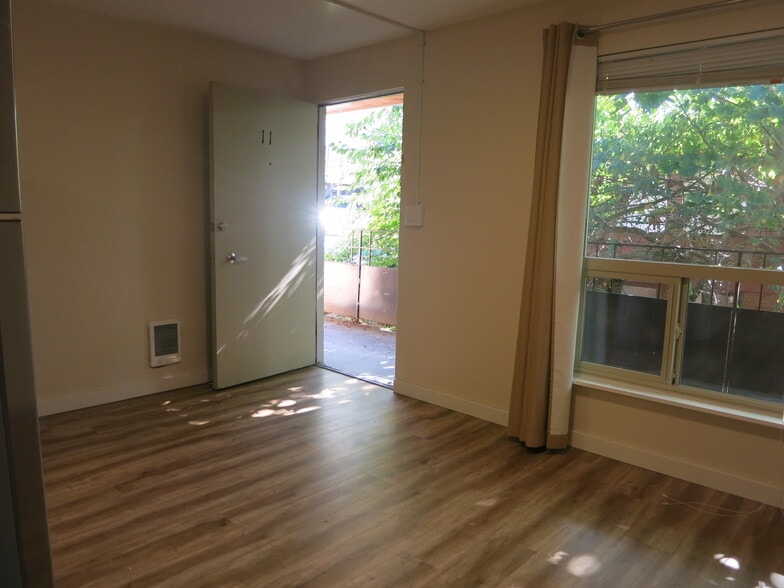 Building Photo - 5620 University Way NE