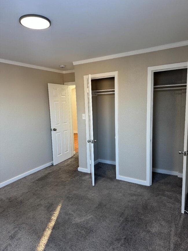 Building Photo - 525 14th Ave