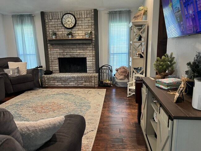 Building Photo - 8 Llano Drive