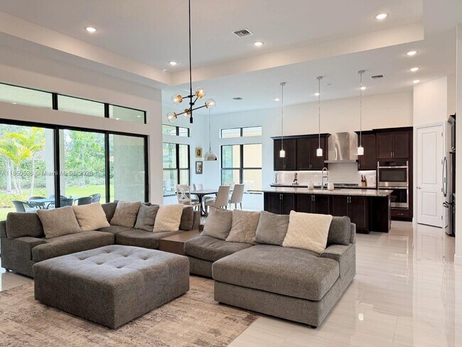 Building Photo - 12150 Bastille Cir S