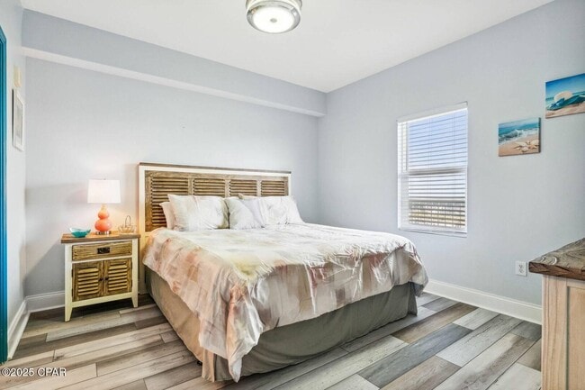 Building Photo - 9860 S Thomas Dr