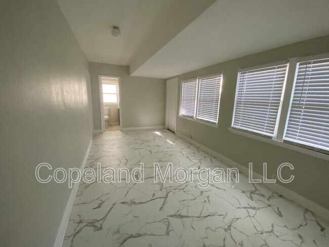 Building Photo - 509 E New Orleans Ave
