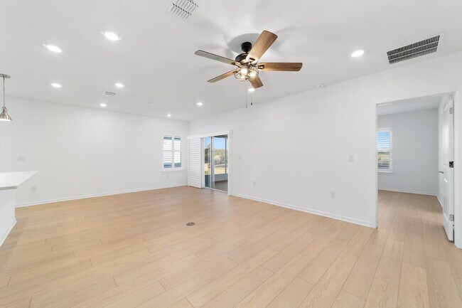Building Photo - 5543 SW 85th Ave Rd