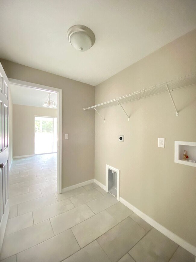 Building Photo - 4490 SW 150th Pl