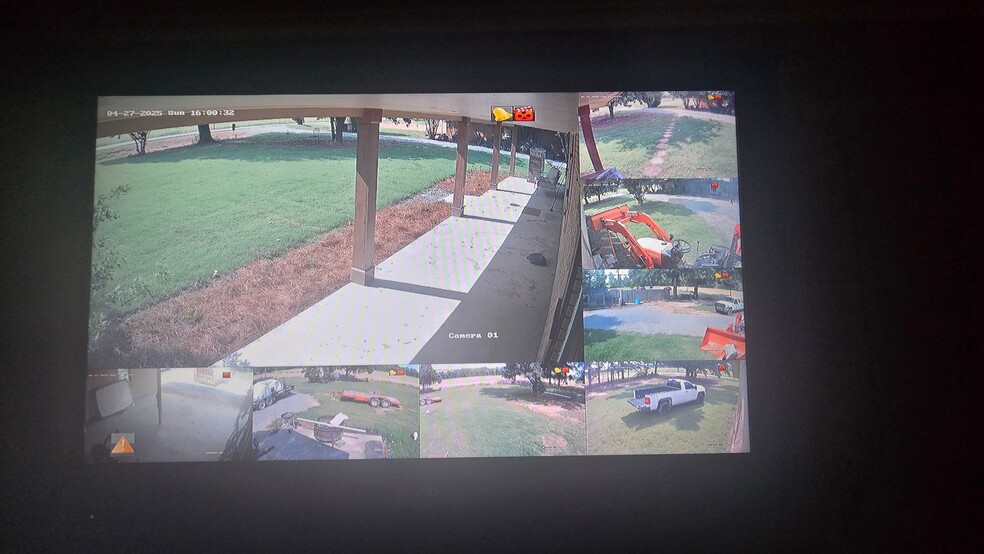 9 camera live feed - 868 steiner rd