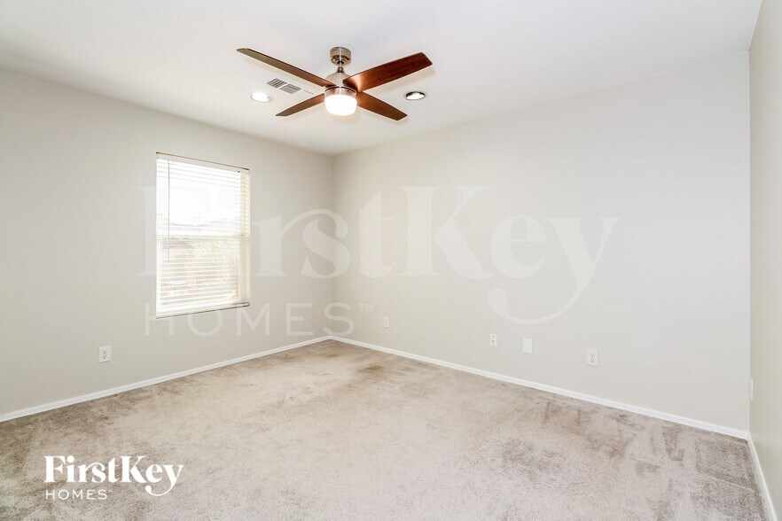 Building Photo - 3239 N Rambling Creek Pl