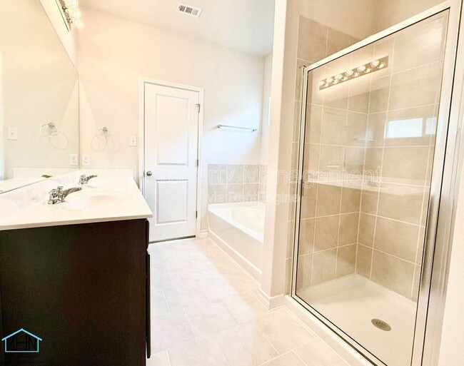 Building Photo - 13722 Trinity Cv