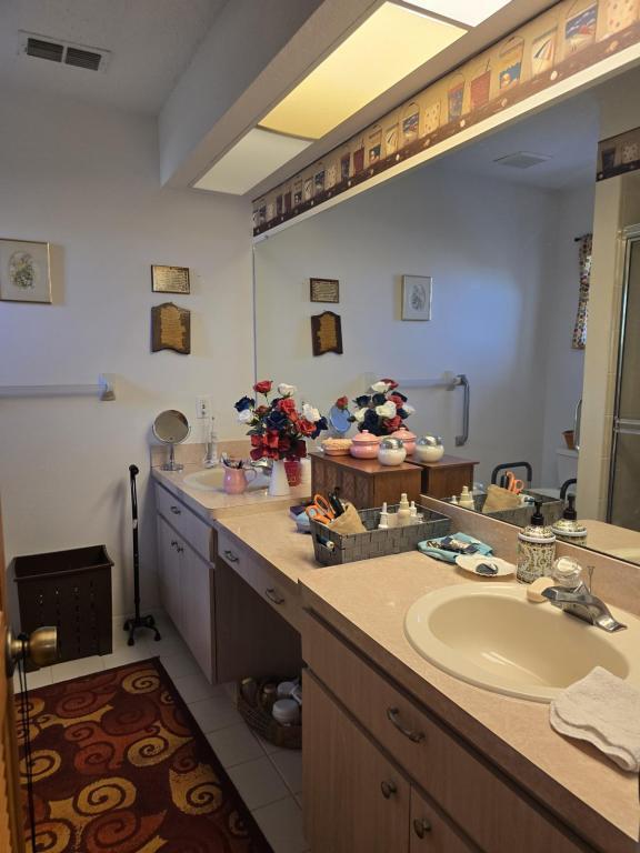 Building Photo - 4261 Paradise Cir