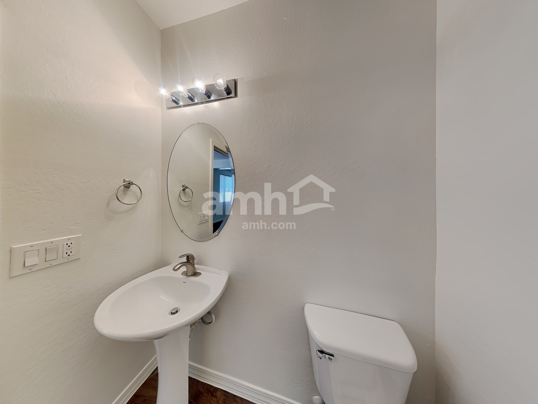 Building Photo - 17403 W Langer Ln