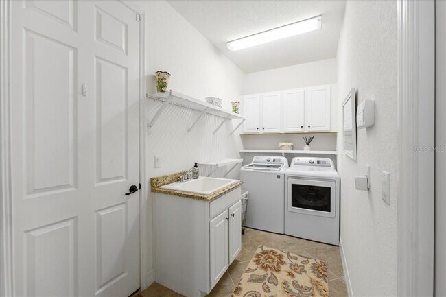 Building Photo - 16717 Bwana Pl