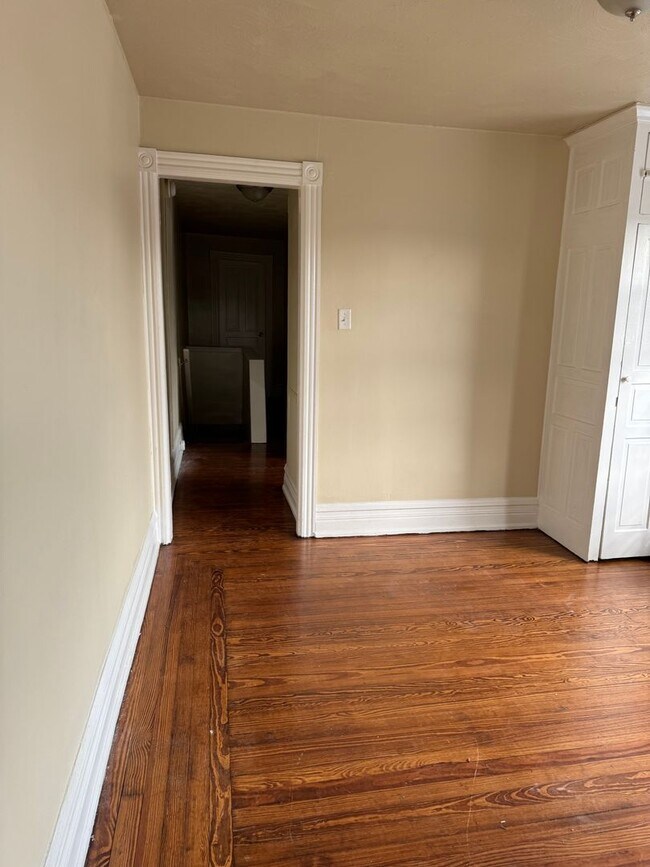 Building Photo - 718-718 Washington St