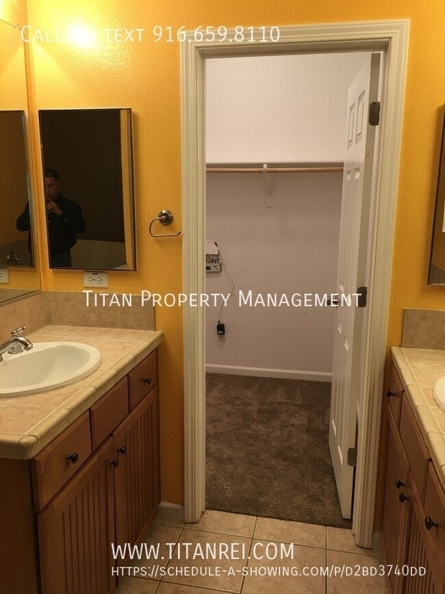 Building Photo - 8144 Crystal Walk Cir