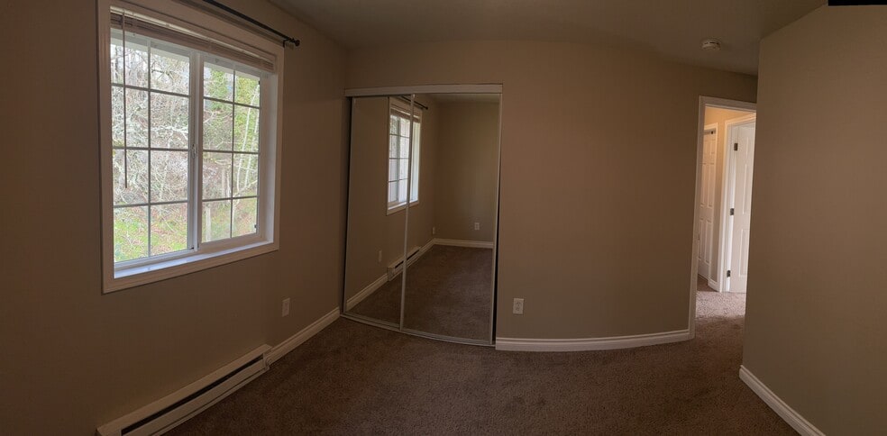 Bed 2 - 4360 Imperial Dr
