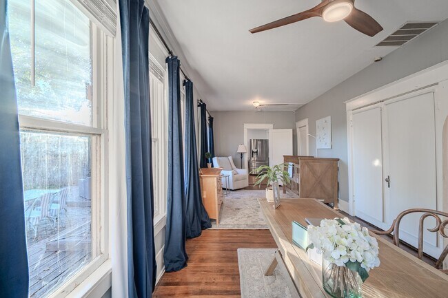Building Photo - Updated Historically Charming Bungalow walking distance to Greenville Ave