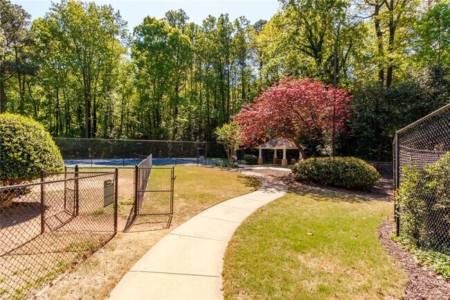 Building Photo - 3005 Seven Pines Ln