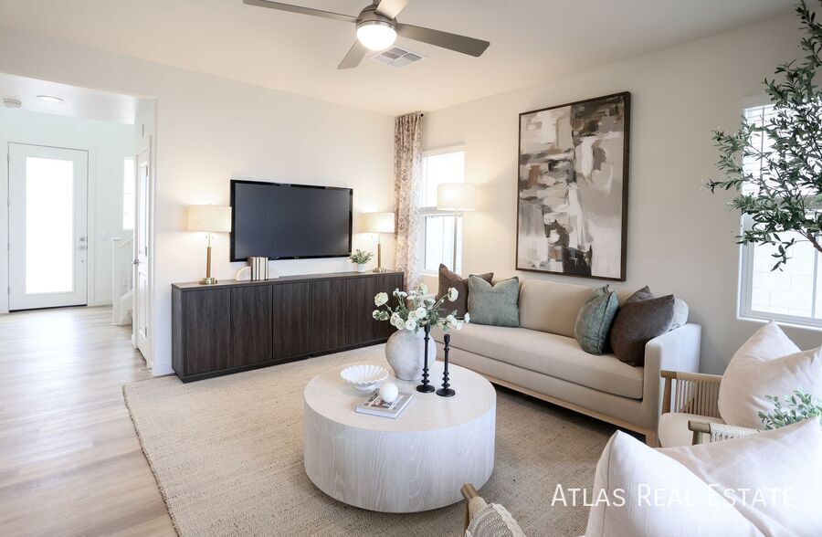 Building Photo - 6533 N 15th Dr