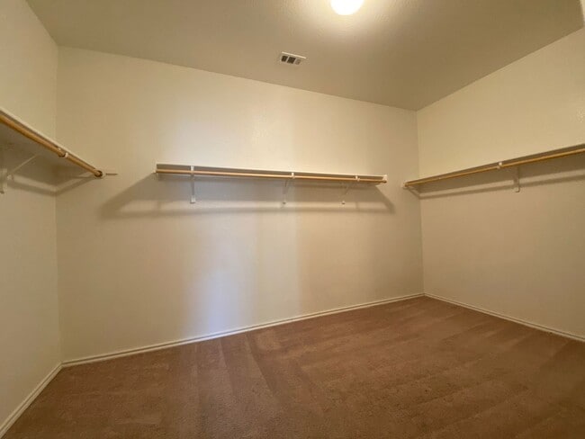 Building Photo - Need space? Huge 2 story home in Trimmier Estates!