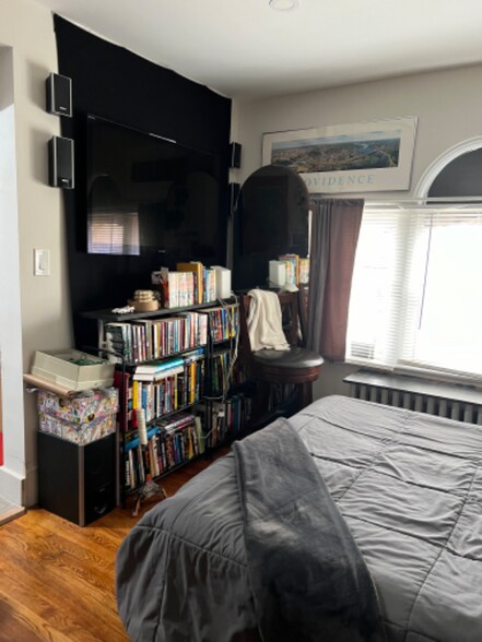 Building Photo - 257 Gano St