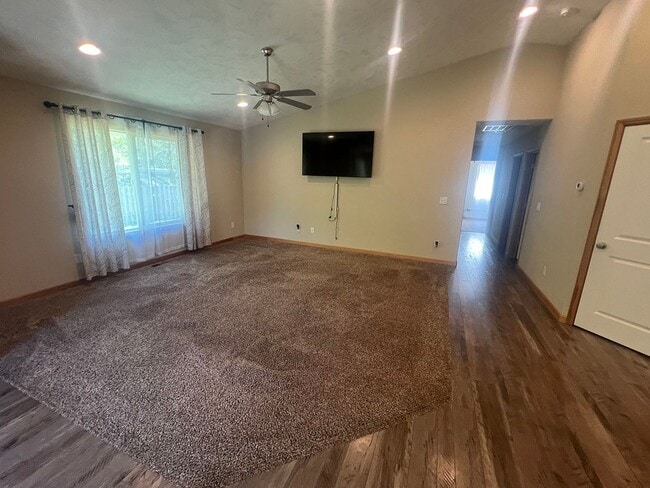 Building Photo - 1770 Pacific Ridge Ln