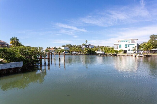 Building Photo - 1709 N Tamiami Trl